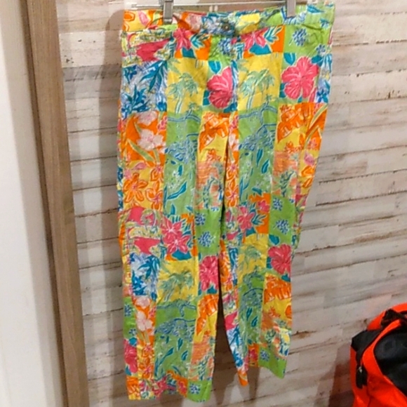 Palm Lily women's capris.    Box 108 - Picture 1 of 3